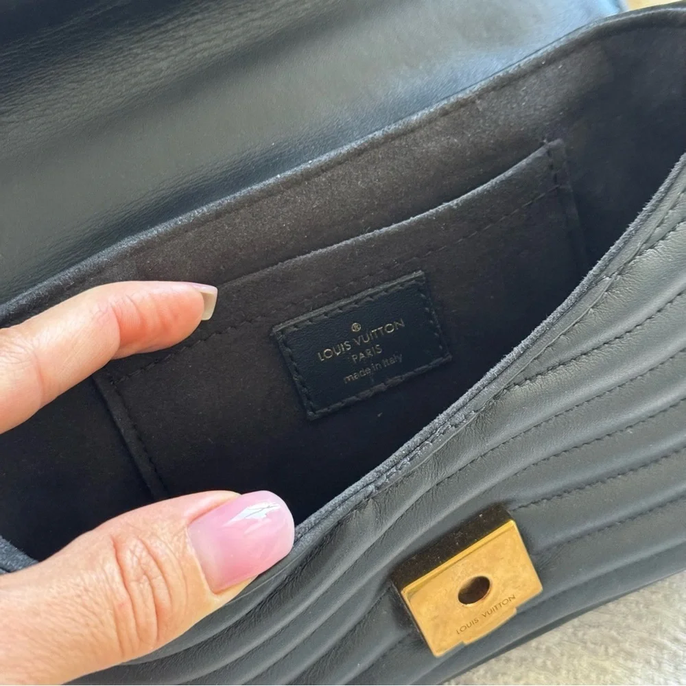 Louis Vuitton Wave Black Quilted Shoulder/Crossbody Bag, Authentic - Picture 10 of 16